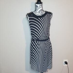 White house black market small womens black and white dress
